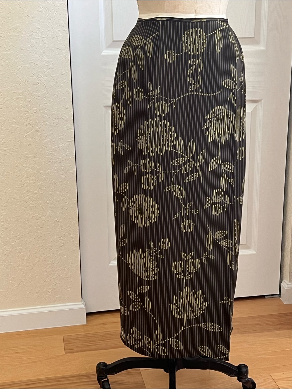 Josephine Chaus dark green Maxi Skirt with light green Print